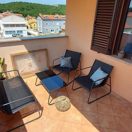 Charmantes Bei Rovinj Mit Privatparkplatz, Klima, Wifi, Babybett Sorici