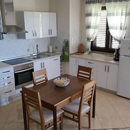 Charmantes Bei Rovinj Mit Privatparkplatz, Klima, Wifi, Babybett *